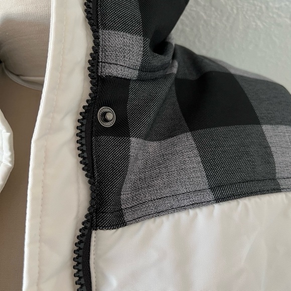 Eddie Bauer Puff Vest - Picture 2 of 4